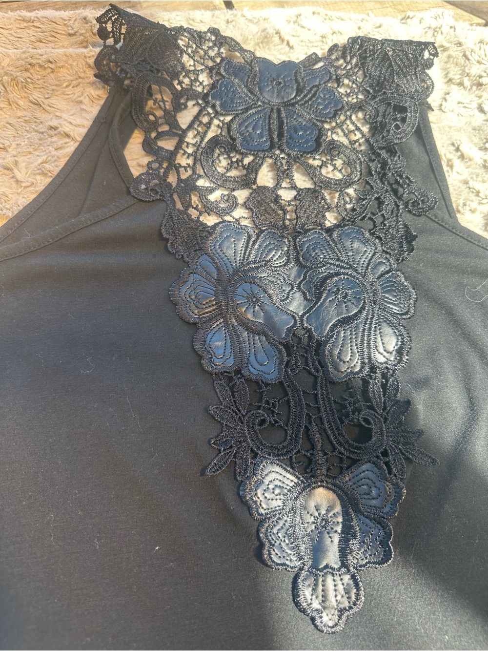 Black Lace Trim Tank Top - Picture 4 of 4